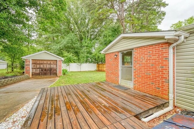 Photo - 215 Collins Ave