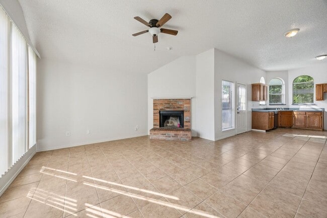 Photo - 1602 Develon Dr