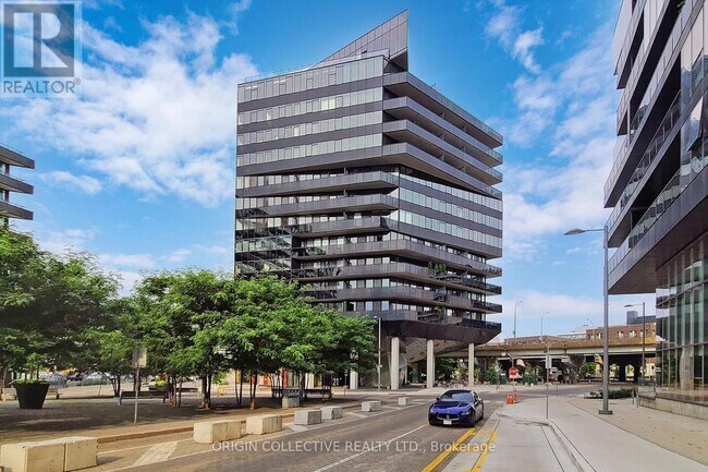 Photo - 21 Lawren Harris Square Unité 1109