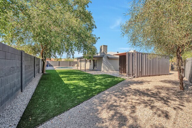 Photo - 6-Bedroom, 3-Bath Tempe Home with Pool, Bar & Prime Location