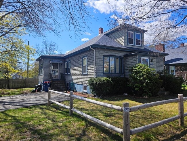Building Photo - 1421 Morton Ave