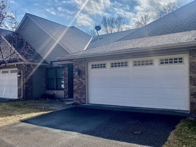 Building Photo - 2717 Lindsey Ct