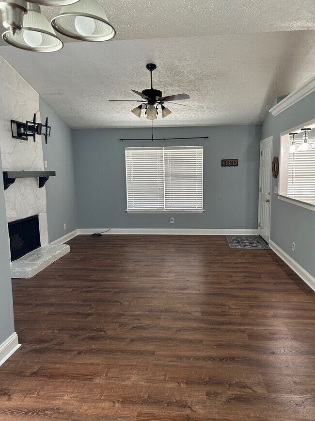 Photo - Forest Ridge off Middleground Road