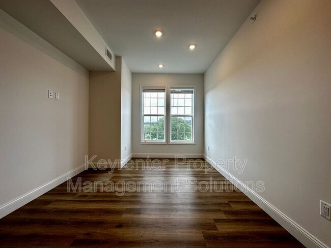 Photo - 3445 Lee Hwy Unit 114