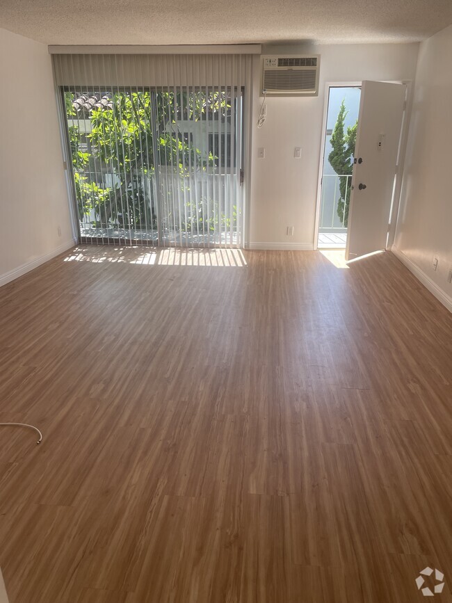 Building Photo - 8315 Blackburn Ave Unit 7 Rental