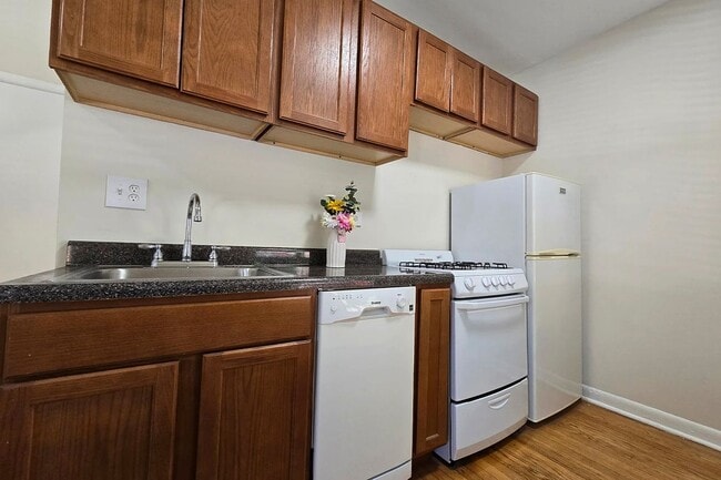 Photo - 917 W Waveland Ave Unit 1A
