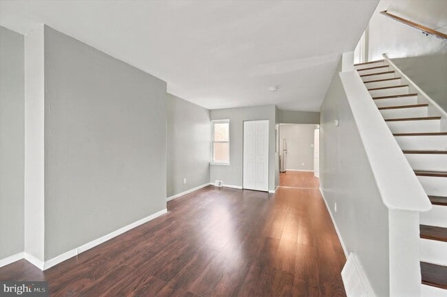 Photo - 4815 Fairmount Ave
