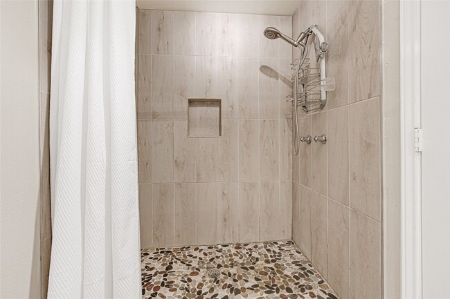 Photo - 2809 Tooke St
