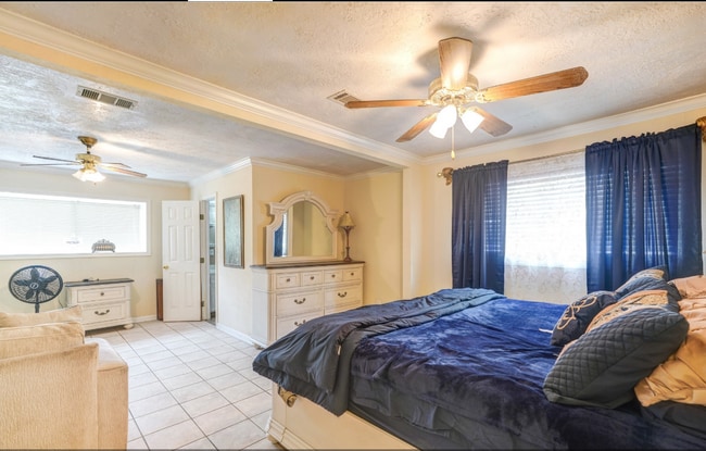 Photo - 518 Westshire Dr