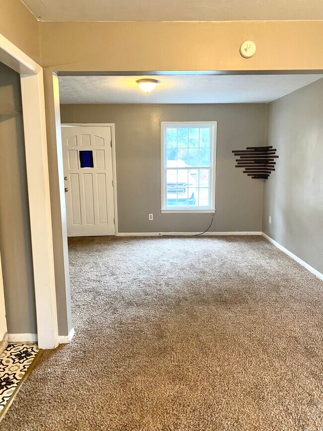 Photo - 100 Carter Dr