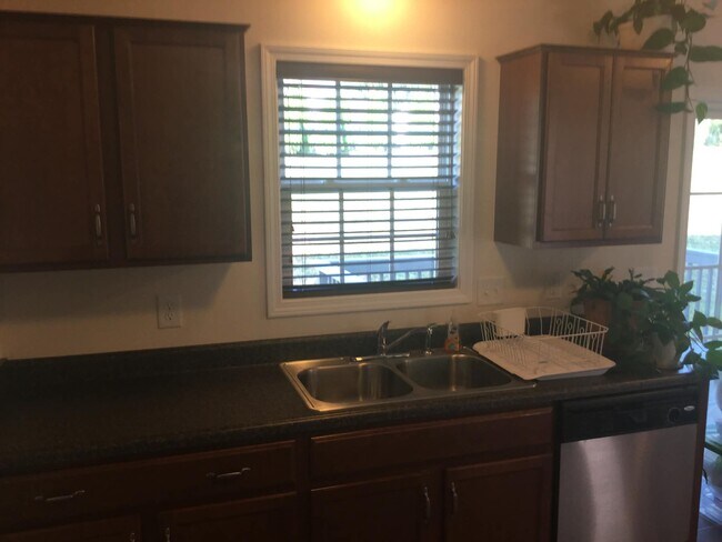 Photo - 450 Chelsea Loop