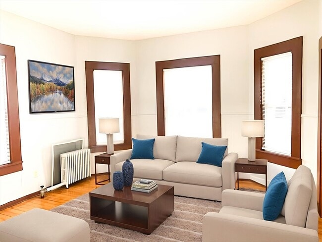 Building Photo - 436 Warren Ave Unit 1F Rental