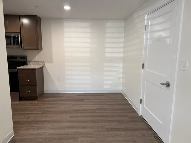 Photo - 2 Bed • 1 Bath • Renovated Unit • Parking • Dishwasher • A/C