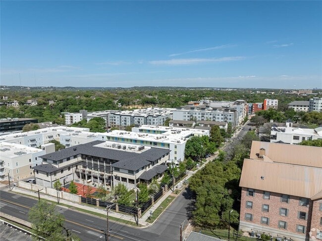 Photo - 2408 Leon St Unidad 106.