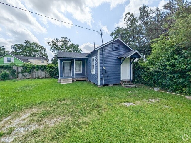 Building Photo - 625-627 E Pipkin St Unit 627 E Pipkin St - RTR (5/27/25)MOVE IN 7/3/25 Rental