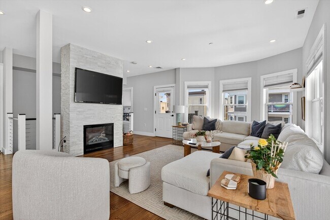 Photo - 15 W Bellflower St Unit 3