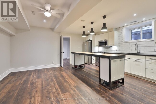 Photo - 234 Seaton St