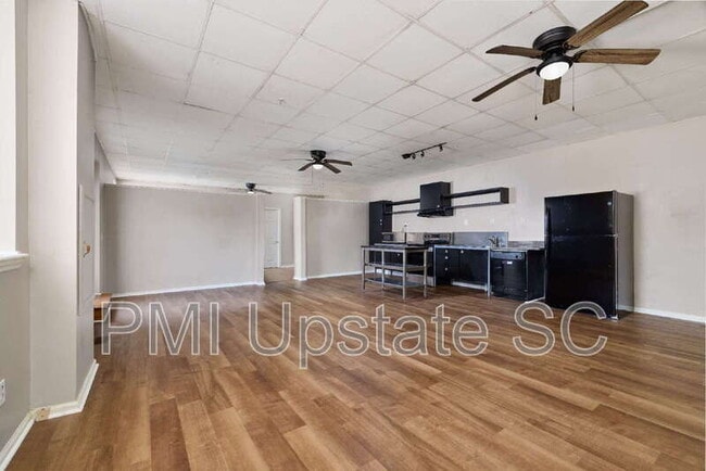 Photo - 101 Silver St Unit 101