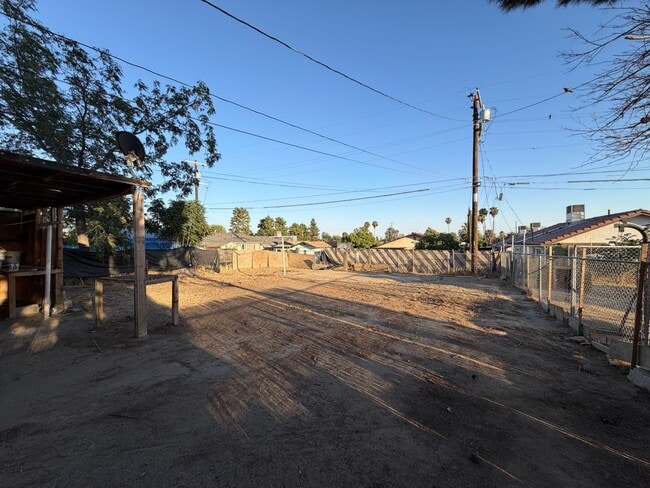 Photo - WoW 1 Bd 1 Ba House with a Yard and Laundry Hookups