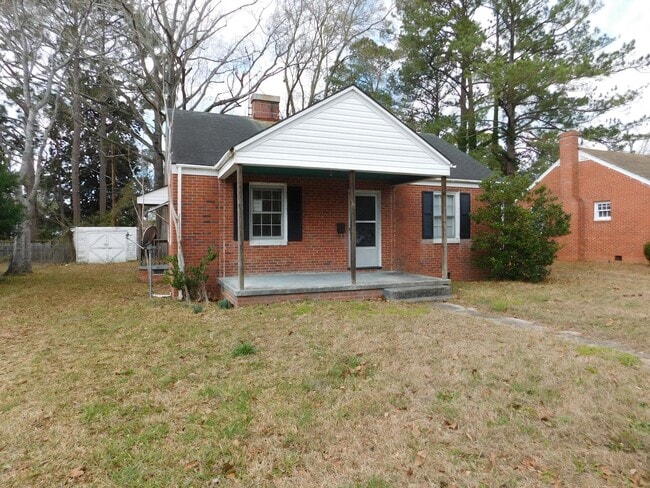 Photo - 815 Haywood Pl