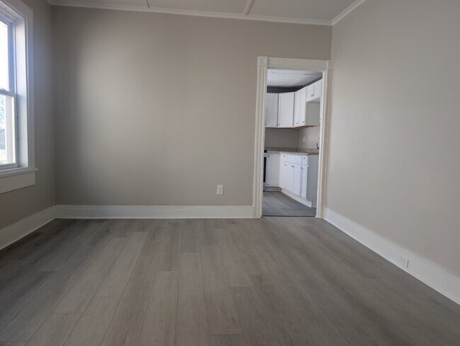 Photo - 502 Marion St