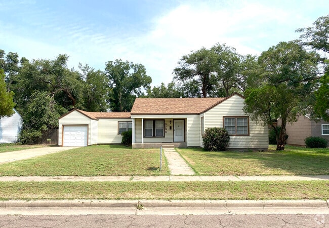 Building Photo - 3306 25th St Rental