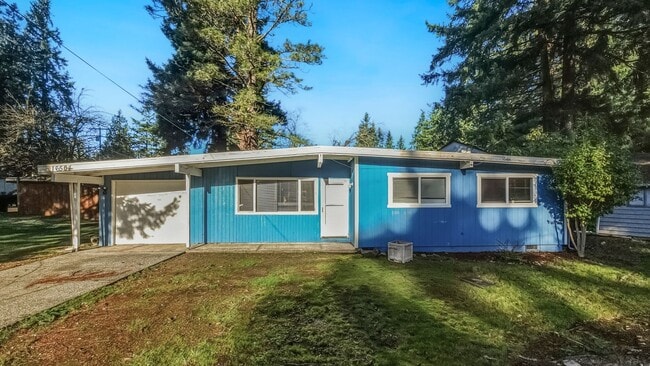 Building Photo - Bright Rambler in Quiet, Convenient Neighborhood