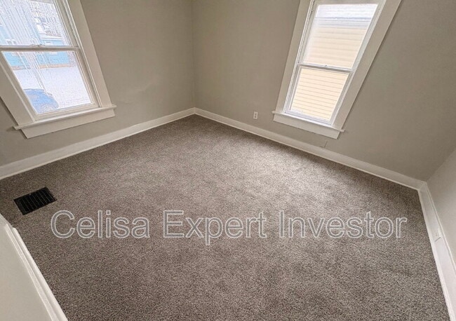 Photo - 1902 Riedmiller Ave