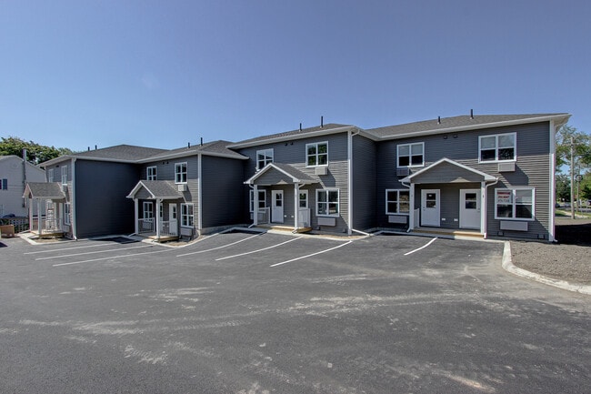 Photo - 771 Maclaren Av