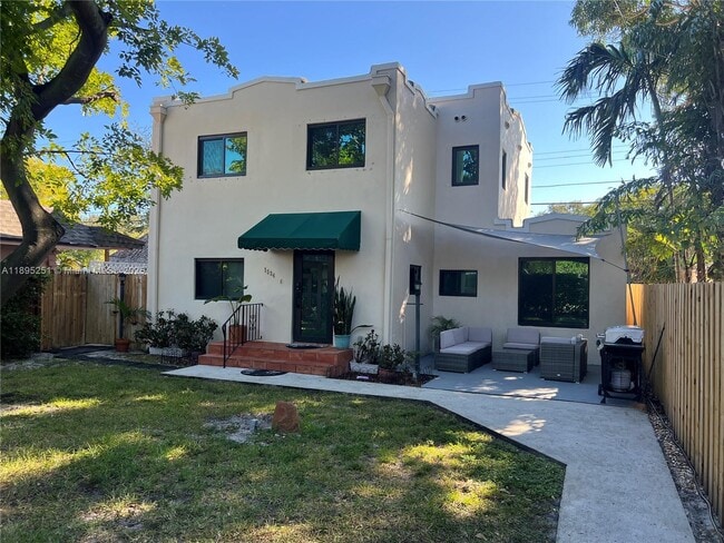 Building Photo - 1534 Monroe St Unit FLOOR 2