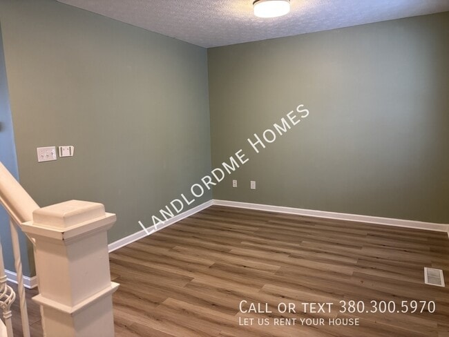 Photo - 8737 Cicada St