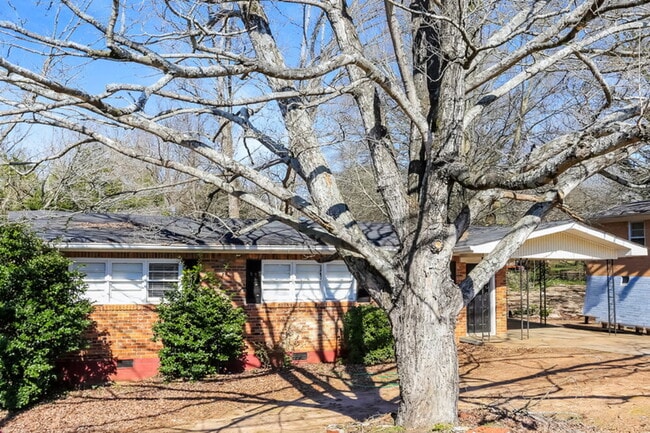Building Photo - 4682 Glenwood Rd