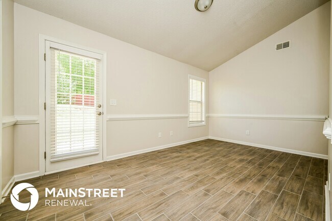 Photo - 10311 Commons Crossing