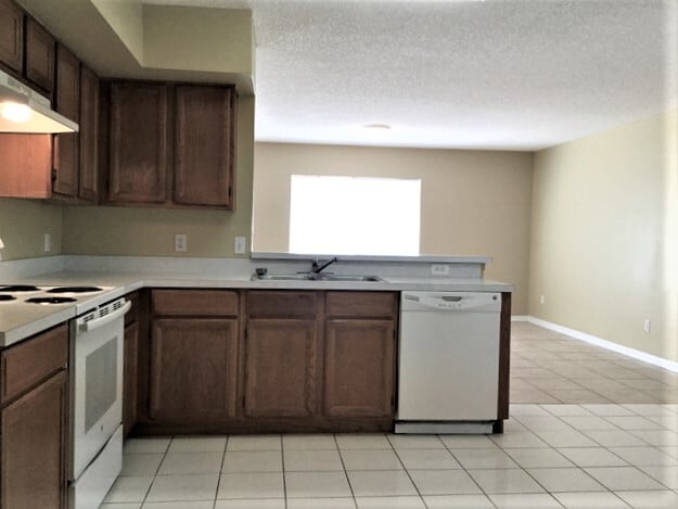 Photo - 1054 Royal Oaks Dr