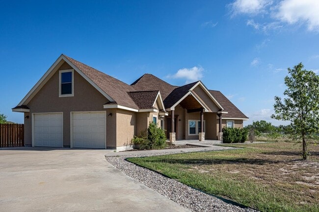 Photo - 136 Dos Caballos