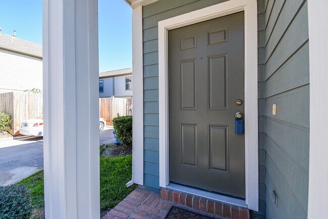 Photo - 1702 Redwing Pines Dr