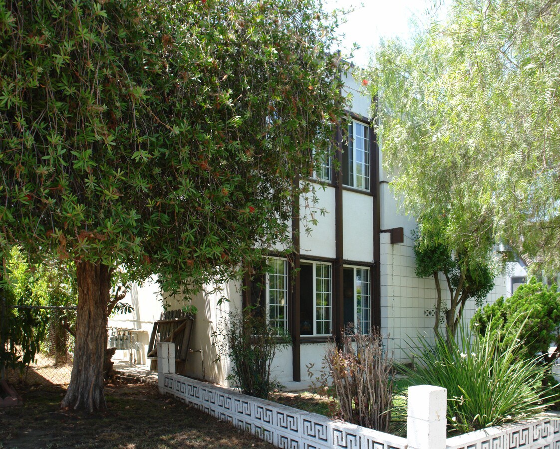 Photo - 3827 Girard Ave