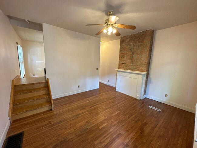 Photo - Highland 1557-1559 1557HSLLC Unit 1557