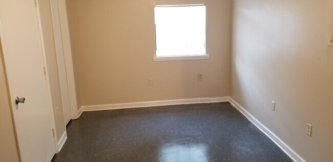 Photo - 925-927 Flood St Unidad 925