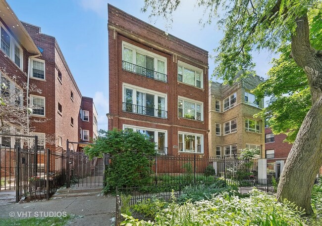 Photo - 7619 N Bosworth Ave Unit 1