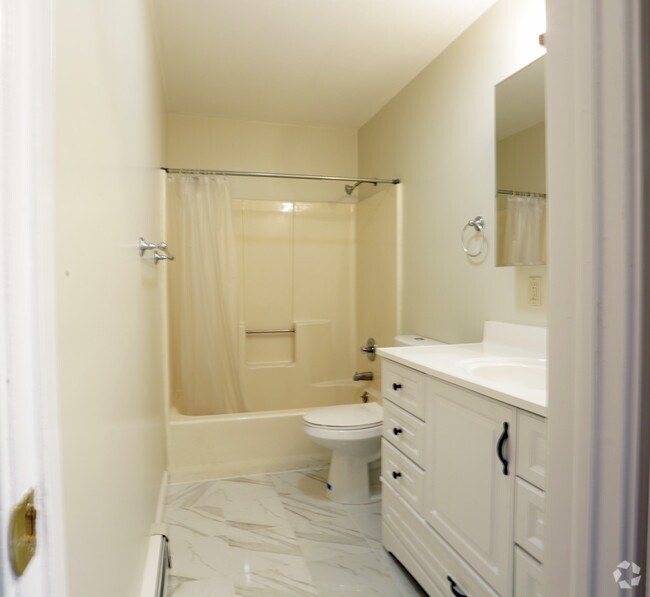 Oak Knoll Apartments For Rent in Norwalk, CT