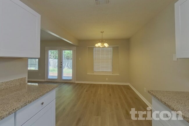 Photo - 7421 Ridge Rd W