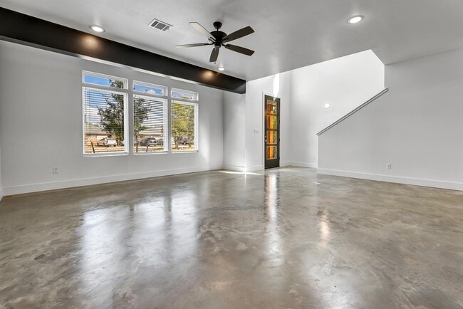 Photo - 214 Lynn Dr