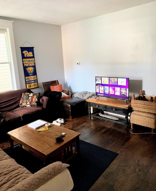 Photo - 258 Robinson St