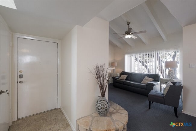 Photo - 1135 Parkview Dr Unidad C16