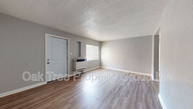 6619-6625 Bancroft Ave