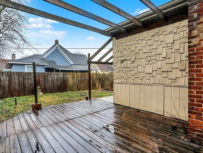 Photo - 423 N Webster St