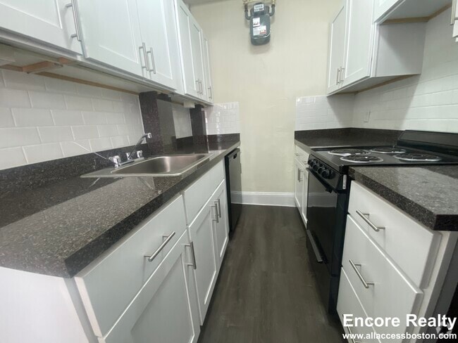 Building Photo - 19 Claymoss Rd Rental