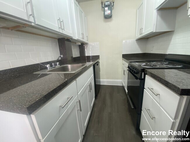 Building Photo - 19 Claymoss Rd Rental