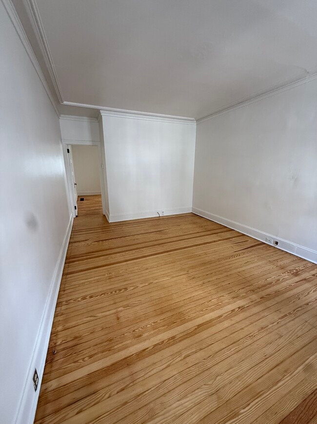 Photo - 115 E Oakland Ave Unit 115 E Oakland Avenue